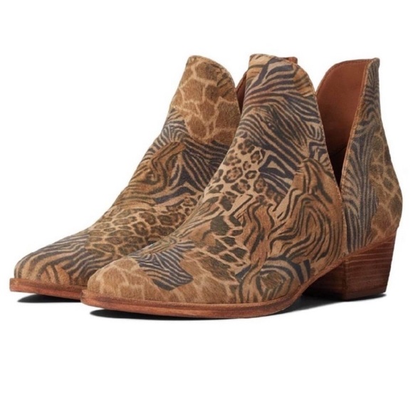 Free People Animal Charm Double V Ankle
Boots Size 7 - Picture 3 of 14